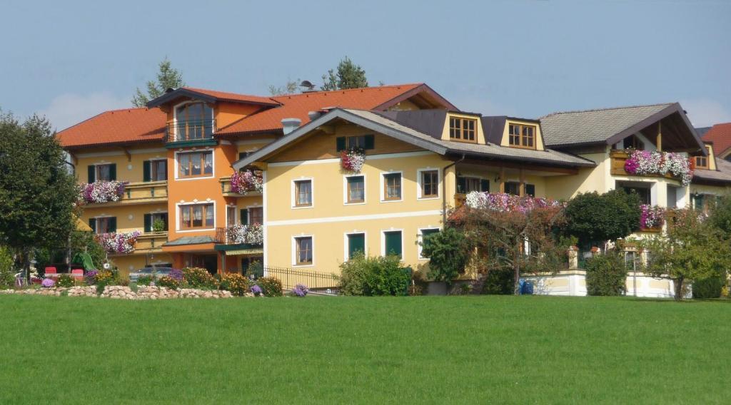 Ferienhotel Herzog Neumarkt am Wallersee Kültér fotó