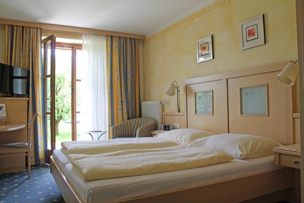 Ferienhotel Herzog Neumarkt am Wallersee Szoba fotó